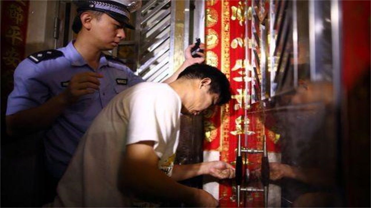 忻州请开锁师傅开了锁后，师傅
